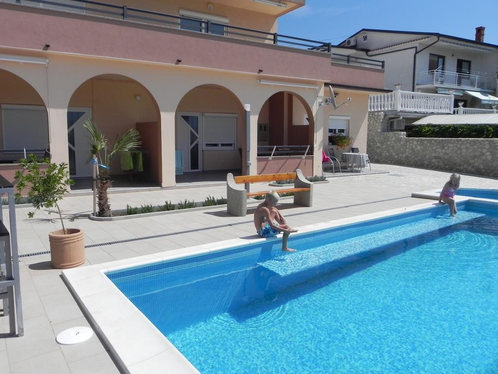 Apartments Antolic Novi Vinodolski Esterno foto